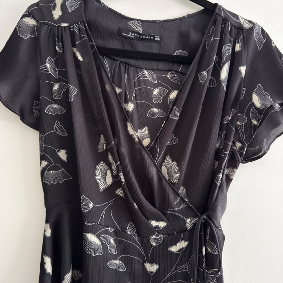 Zara Woman Floral Wrap Blouse Black & White – Size M - Picture 4 of 8